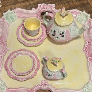 Just too cute Butterfly tea set